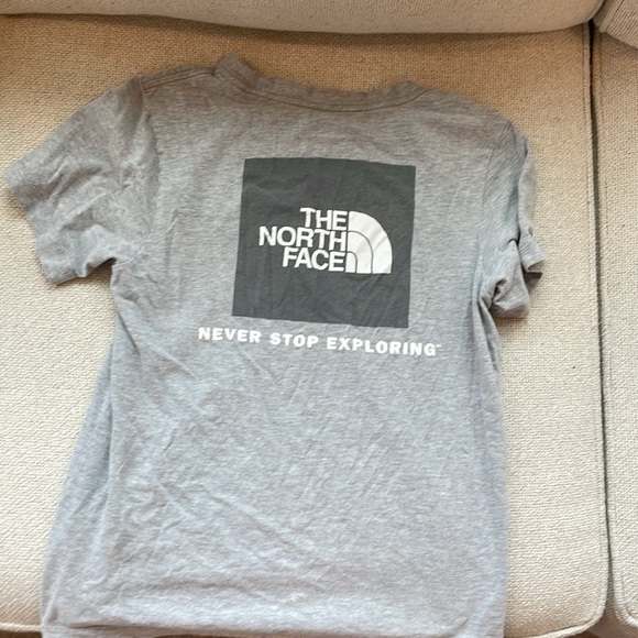 Light Grey the North face t shirt xs - Picture 2 of 3
